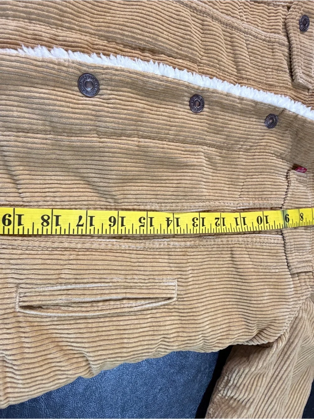 Levi’s Sherpa Lined Corduroy Trucker Jacket Tan/Camel Size M